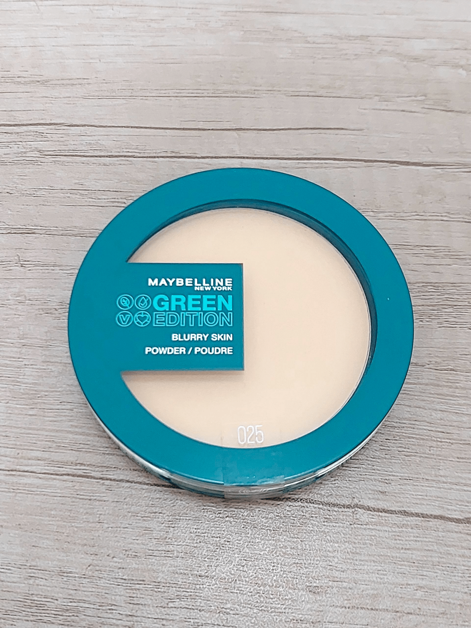 Maybelline Green Edition Blurry Skin Powder (25) - Infinite Beauty