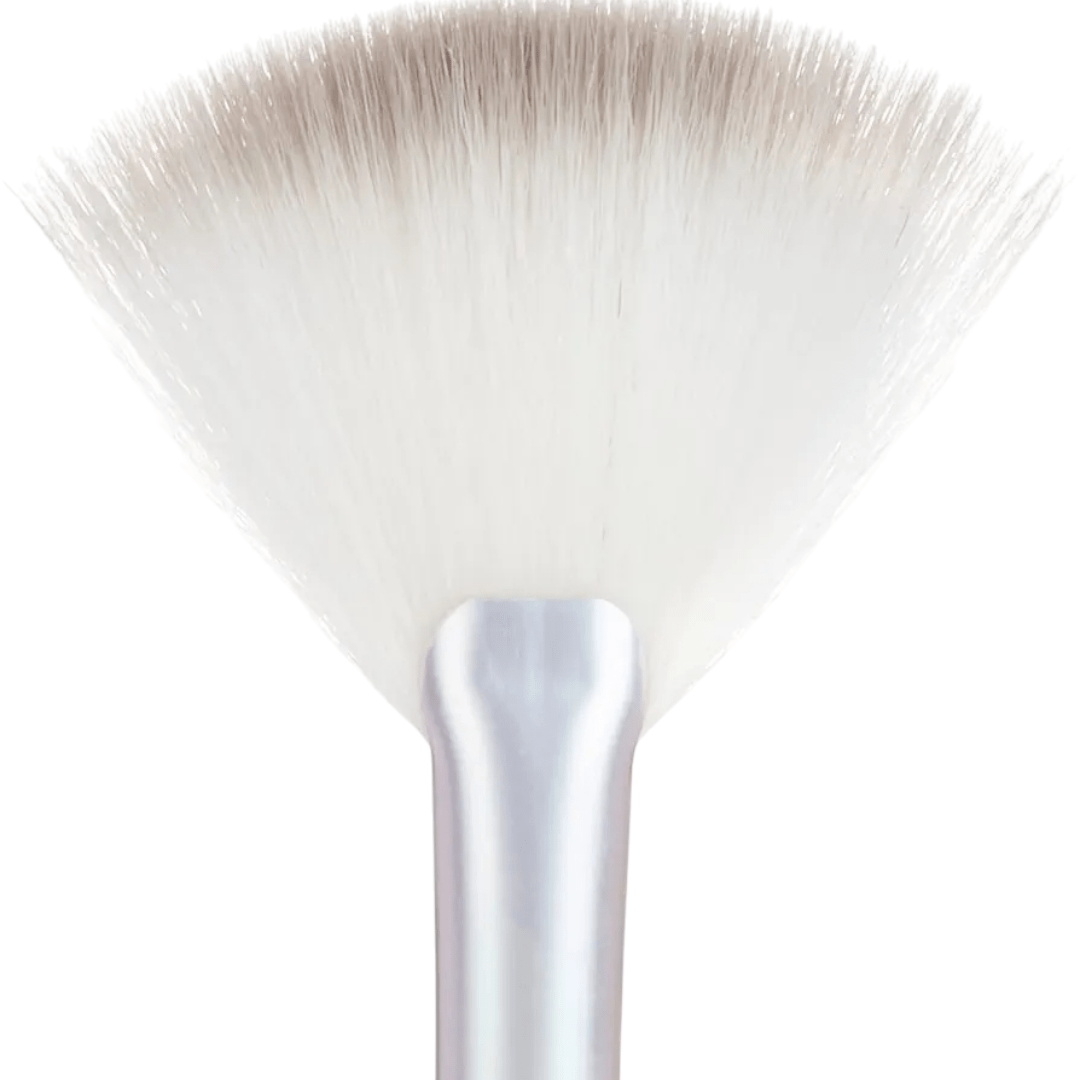 NYX PROFESSIONAL MAKEUP Holographic Halo Micro Highlighting Brush - Infinite Beauty