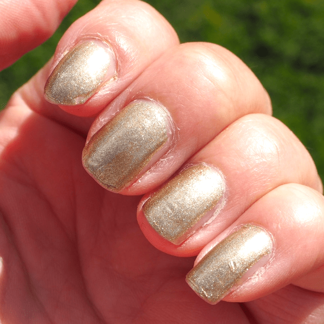 O.P.I Nail Lacquer Glitzerland 15ml - Infinite Beauty