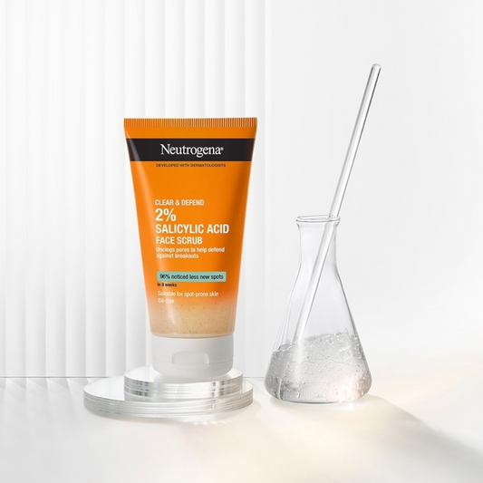 Neutrogena Clear & Defend 2% Salicylic Acid Face Scrub 150ml